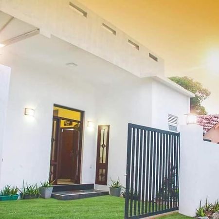 Aloevera Villa Negombo Exterior foto